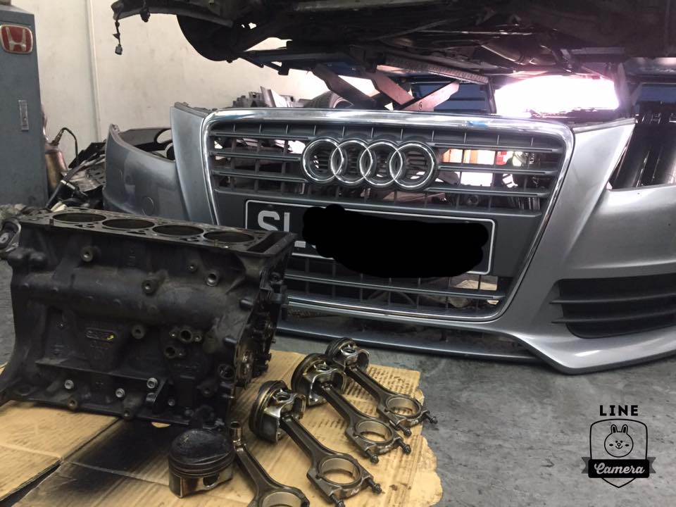 AUDI A4 ENGINE OVERHAUL Engine oil burn off in engine combustion due to piston ring damaged