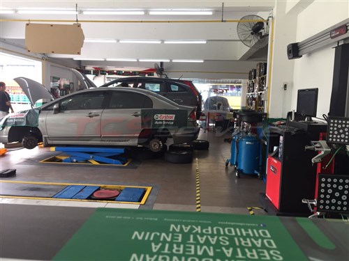 Car Engine Servicing