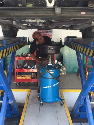 Car Engine Servicing